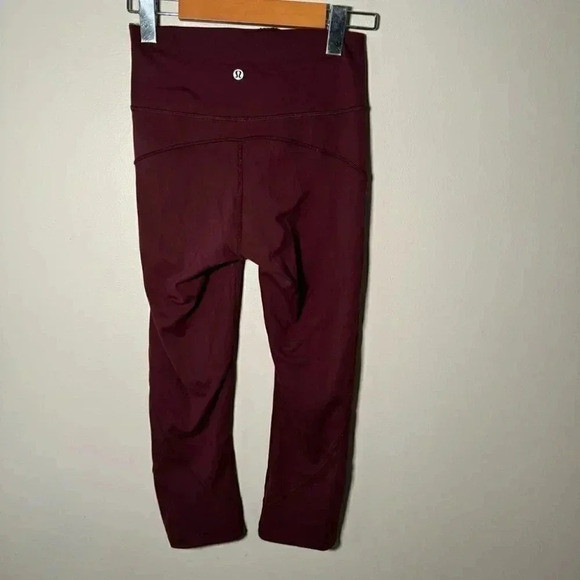 Lululemon Invigorate High-Rise Crop 17" Red Merlot 4 - Picture 3 of 9